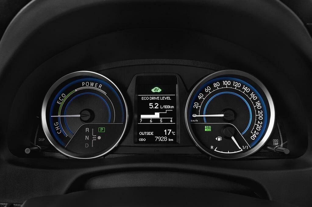 Toyota Auris Hybrid (Baujahr 2013) Executive 5 Türen Tacho und Fahrerinstrumente