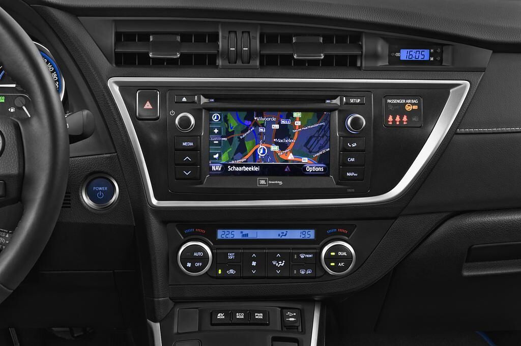 Toyota Auris Hybrid (Baujahr 2013) Executive 5 Türen Mittelkonsole