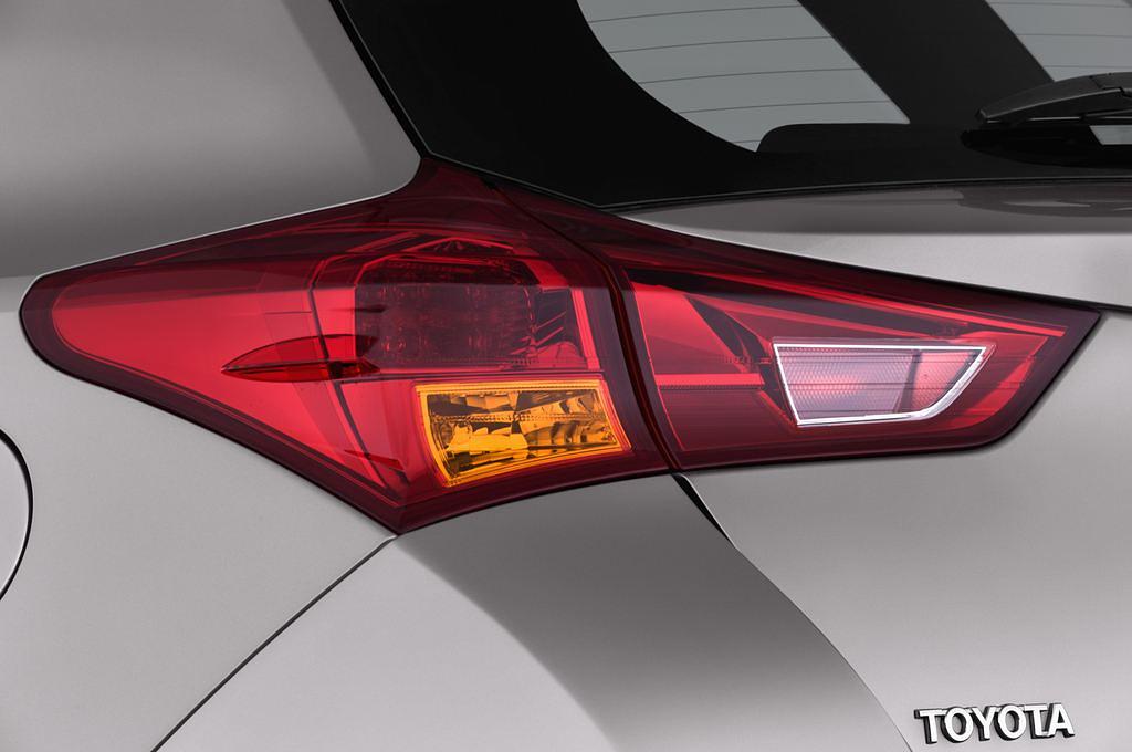 Toyota Auris Hybrid (Baujahr 2013) Executive 5 Türen Rücklicht