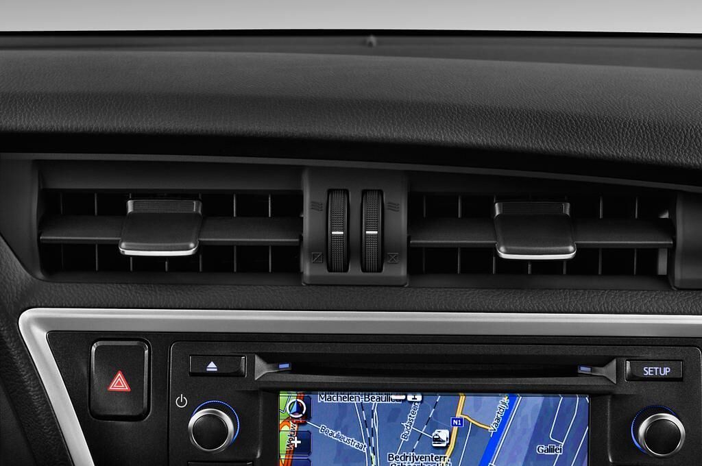 Toyota Auris Touring Sports (Baujahr 2013) Executive 5 Türen Lüftung