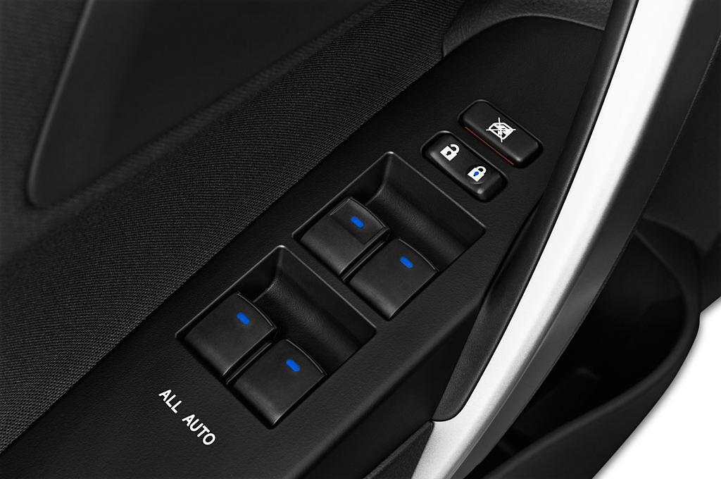 Toyota Auris Touring Sports (Baujahr 2013) Executive 5 Türen Bedienungselemente Tür