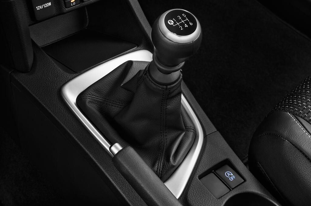 Toyota Auris Touring Sports (Baujahr 2013) Executive 5 Türen Schalthebel