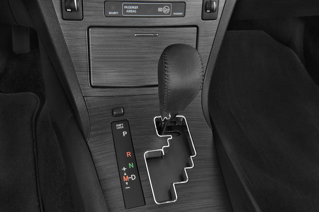 Toyota Avensis (Baujahr 2009) Executive 4 Türen Schalthebel