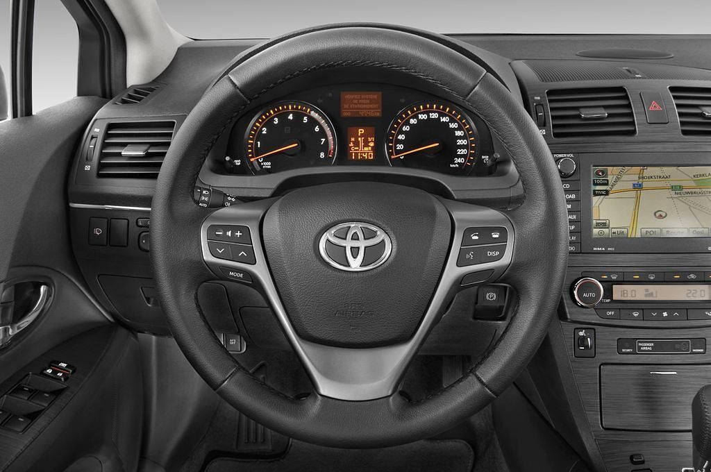 Toyota Avensis (Baujahr 2009) Executive 4 Türen Lenkrad