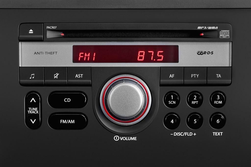 Suzuki SX4 Classic (Baujahr 2013) Club 5 Türen Radio und Infotainmentsystem