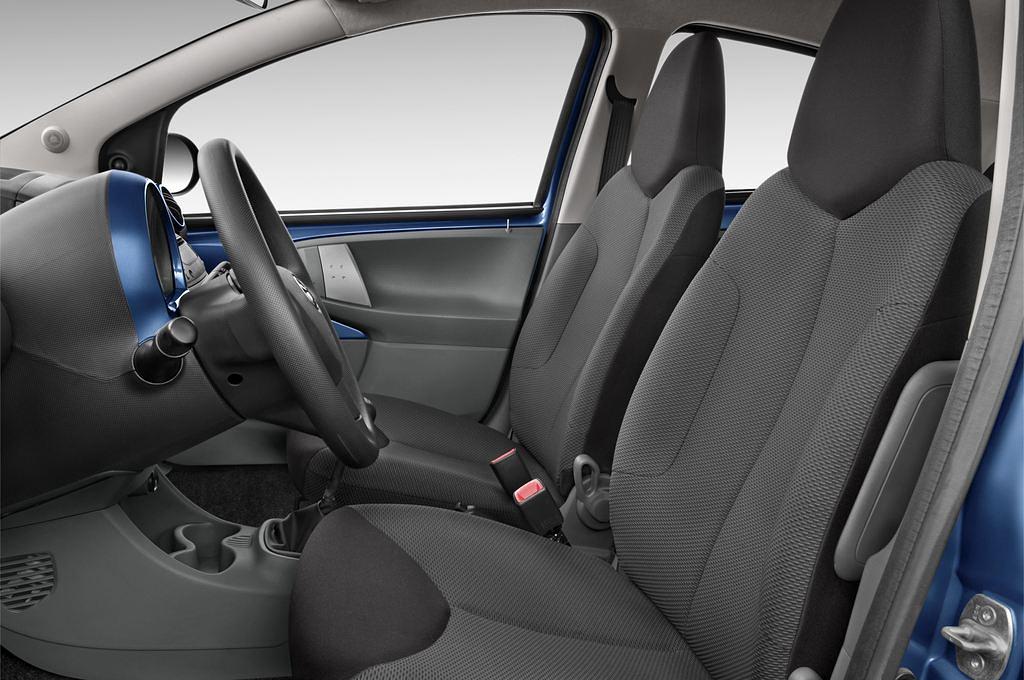 Toyota Aygo (Baujahr 2009) + 5 Türen Vordersitze