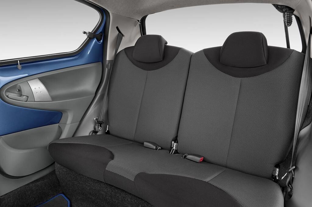 Toyota Aygo (Baujahr 2009) + 5 Türen Rücksitze