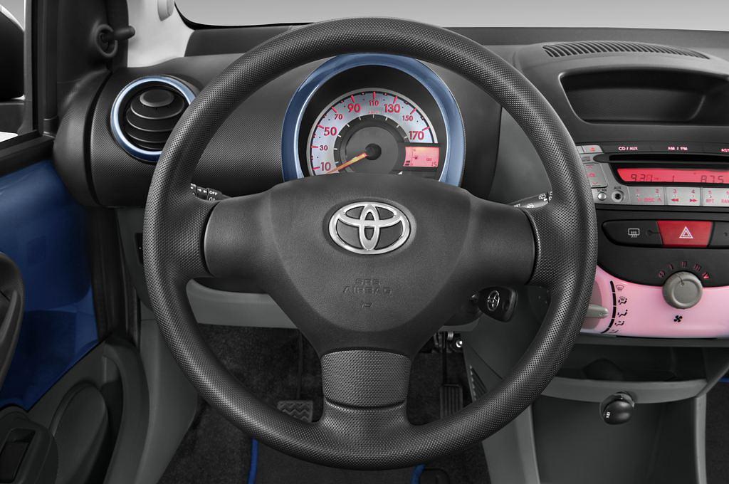 Toyota Aygo (Baujahr 2009) + 5 Türen Lenkrad