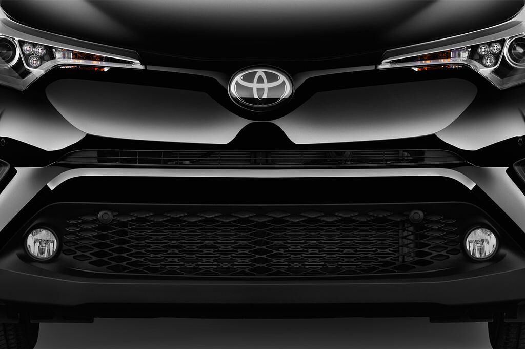 Toyota C-HR (Baujahr 2017) Lounge 5 Türen Kühlergrill und Scheinwerfer
