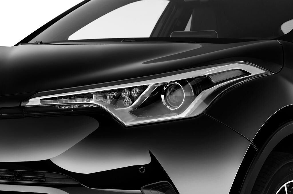 Toyota C-HR (Baujahr 2017) Lounge 5 Türen Scheinwerfer