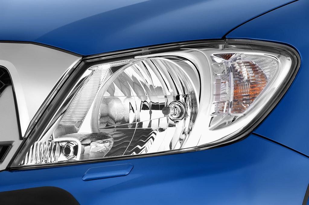 Toyota Hilux (Baujahr 2010) - 2 Türen Scheinwerfer