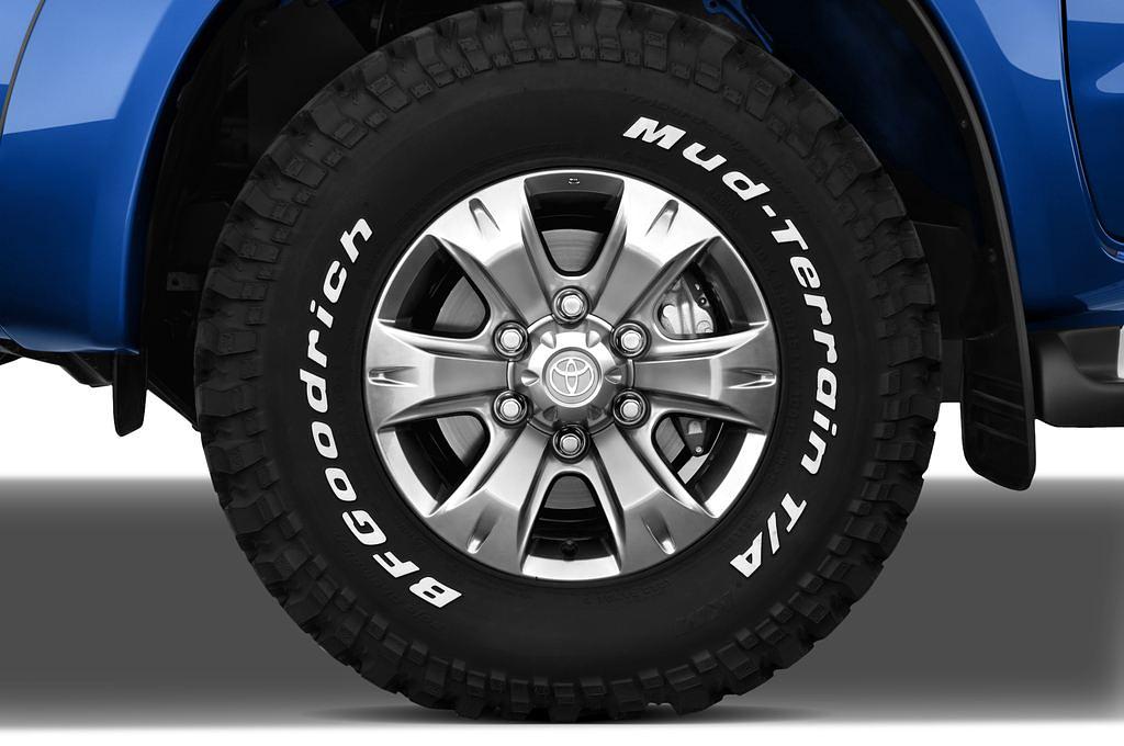 Toyota Hilux (Baujahr 2010) - 2 Türen Reifen und Felge