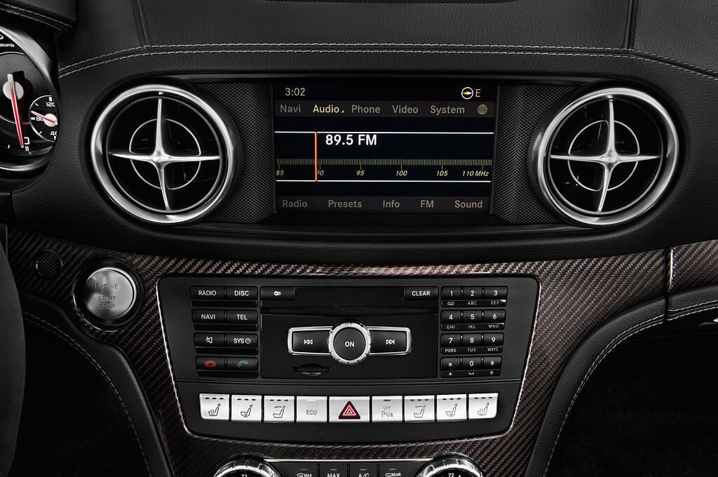 Mercedes SL-Class (Baujahr 2013) AMG 2 Türen Radio und Infotainmentsystem