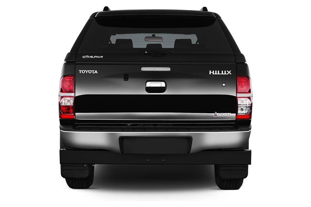 Toyota Hilux (Baujahr 2012) Executive 4 Türen Heckansicht