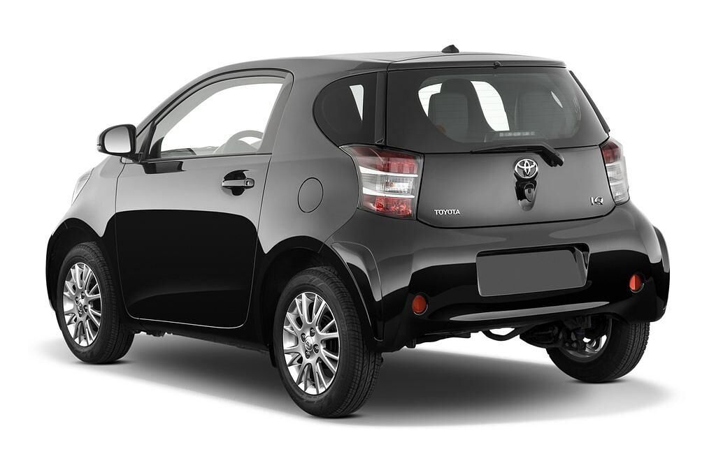 Toyota IQ (Baujahr 2010) + 3 Türen seitlich hinten