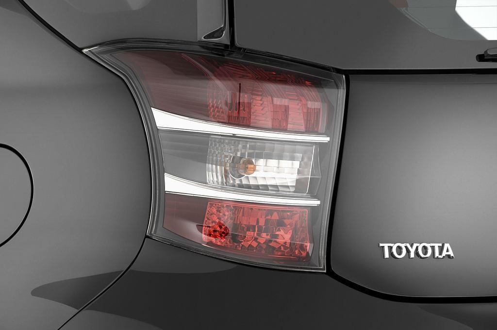 Toyota IQ (Baujahr 2010) + 3 Türen Rücklicht