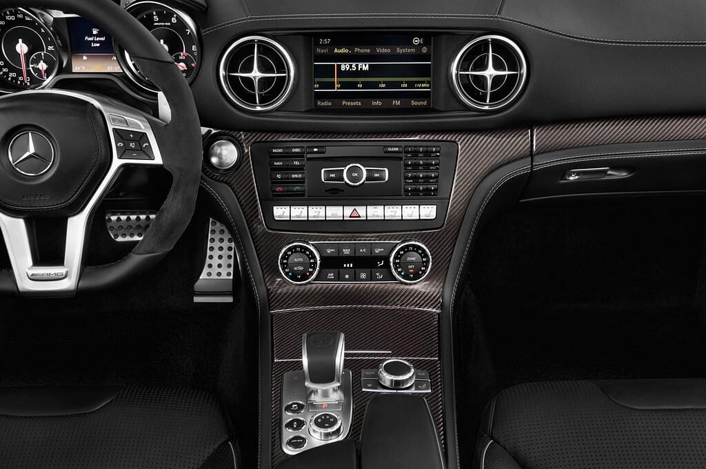 Mercedes SL-Class (Baujahr 2013) AMG 2 Türen Mittelkonsole