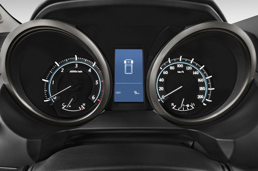 Toyota Landcruiser (Baujahr 2010) - 3 Türen Tacho und Fahrerinstrumente