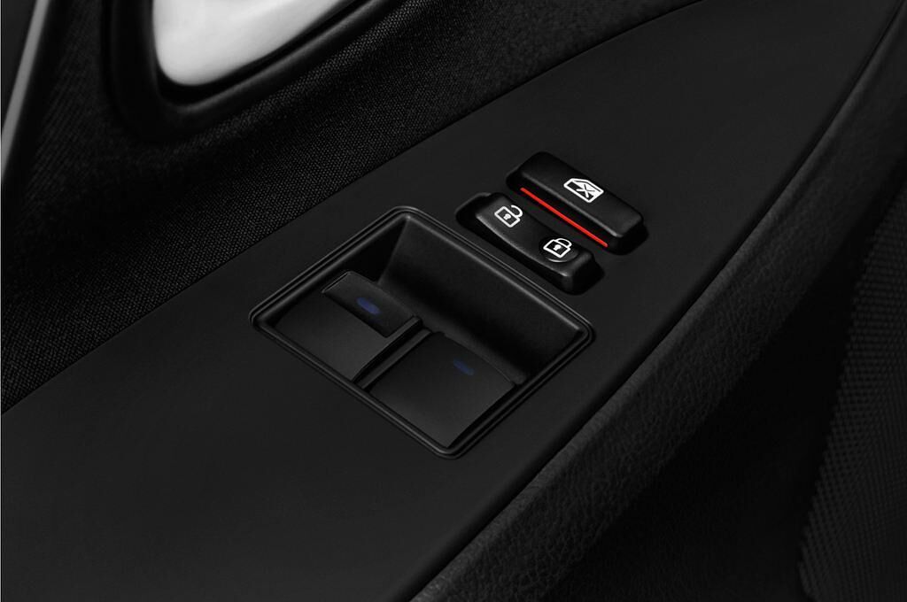 Toyota Avensis (Baujahr 2015) - 4 Türen Bedienungselemente Tür