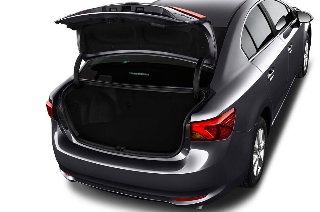 Toyota Avensis (Baujahr 2015) - 4 Türen Kofferraum