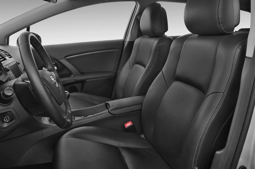 Toyota Avensis (Baujahr 2009) Executive 5 Türen Vordersitze