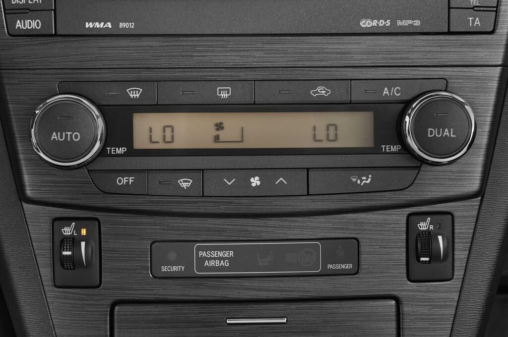 Toyota Avensis (Baujahr 2009) Executive 5 Türen Temperatur und Klimaanlage