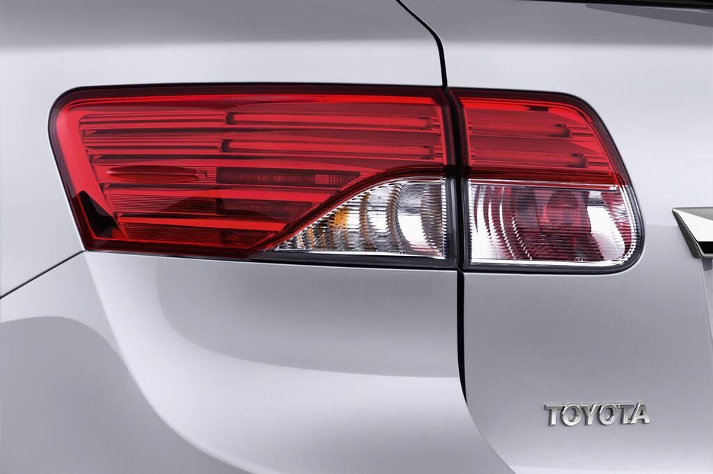 Toyota Avensis (Baujahr 2012) Style 5 Türen Rücklicht