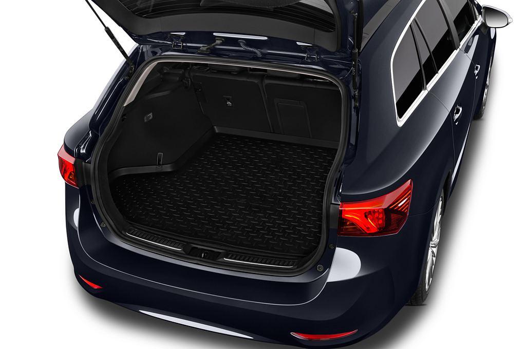 Toyota Avensis (Baujahr 2015) Business Edtion 5 Türen Kofferraum