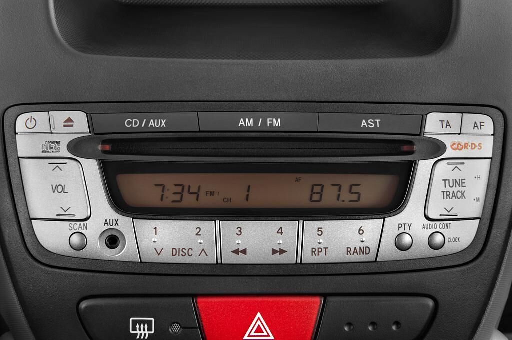 Toyota Aygo (Baujahr 2010) base 3 Türen Radio und Infotainmentsystem
