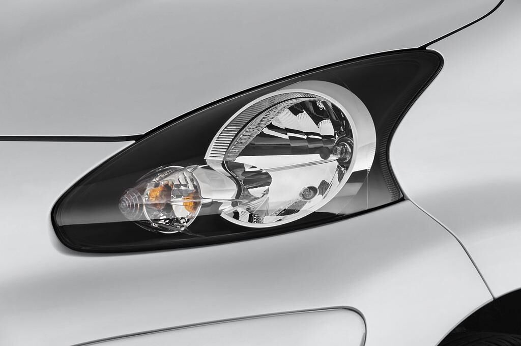 Toyota Aygo (Baujahr 2010) base 3 Türen Scheinwerfer
