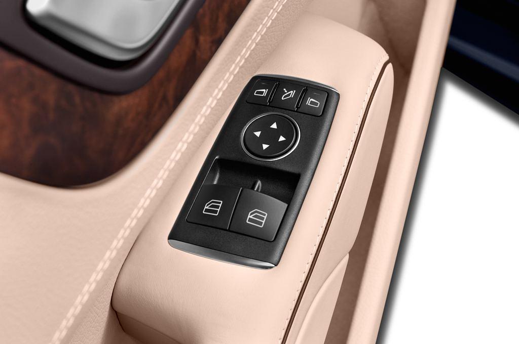 Mercedes SL-Class (Baujahr 2012) SL 500 2 Türen Bedienungselemente Tür