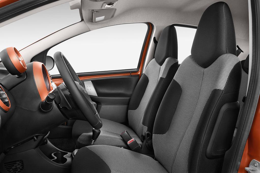 Toyota Aygo (Baujahr 2012) Connect Style 5 Türen Vordersitze