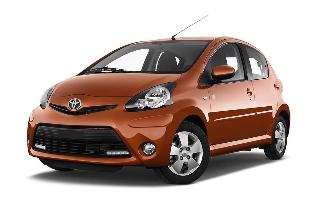 Toyota Aygo (Baujahr 2012) Connect Style 5 Türen seitlich vorne mit Felge