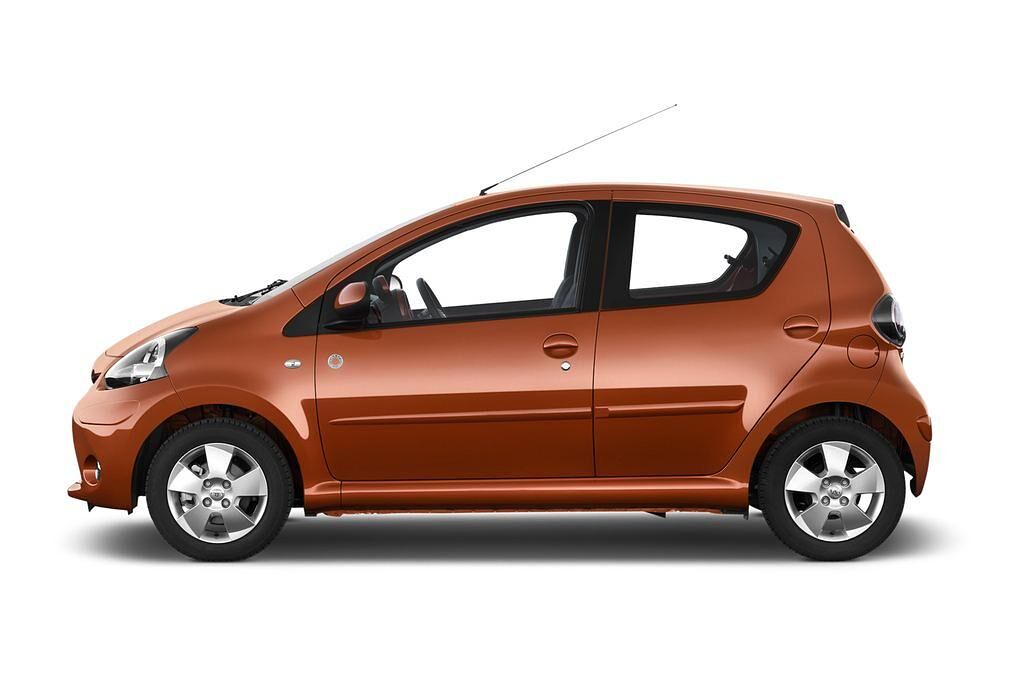 Toyota Aygo (Baujahr 2012) Connect Style 5 Türen Seitenansicht