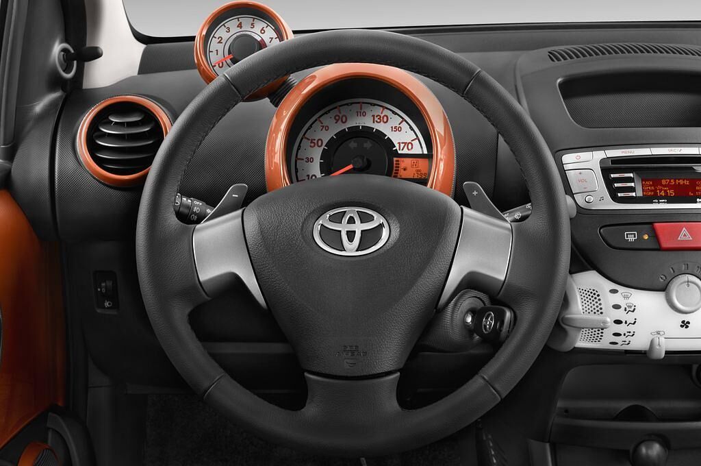 Toyota Aygo (Baujahr 2012) Connect Style 5 Türen Lenkrad