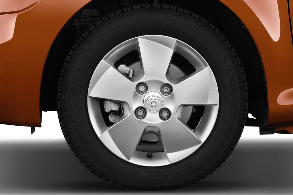 Toyota Aygo (Baujahr 2012) Connect Style 5 Türen Reifen und Felge