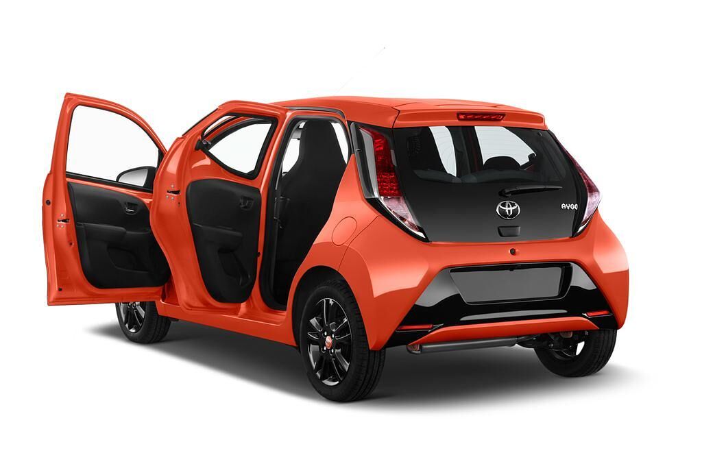 Toyota Aygo (Baujahr 2015) X-Cite 2WD MT 5 Türen Tür geöffnet