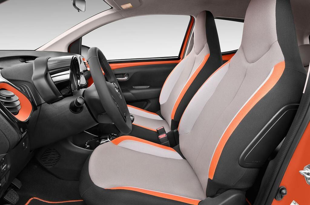 Toyota Aygo (Baujahr 2015) X-Cite 2WD MT 5 Türen Vordersitze