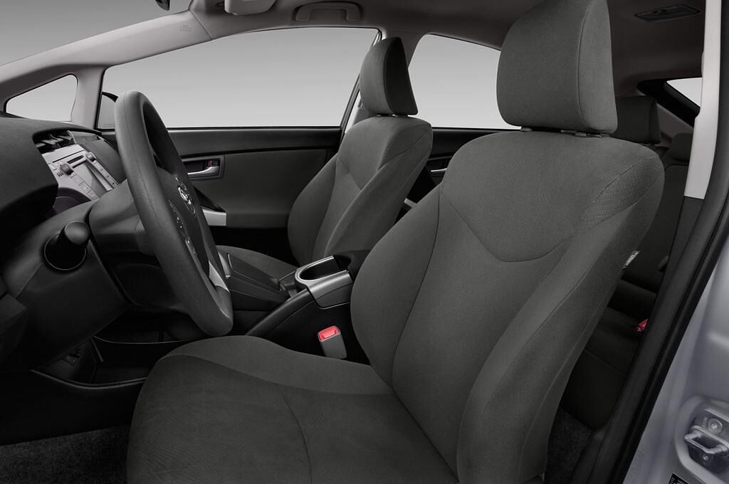 Toyota Prius Plug-In Hybrid (Baujahr 2012) Life 5 Türen Vordersitze
