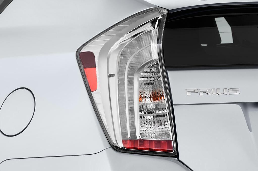 Toyota Prius Plug-In Hybrid (Baujahr 2012) Life 5 Türen Rücklicht