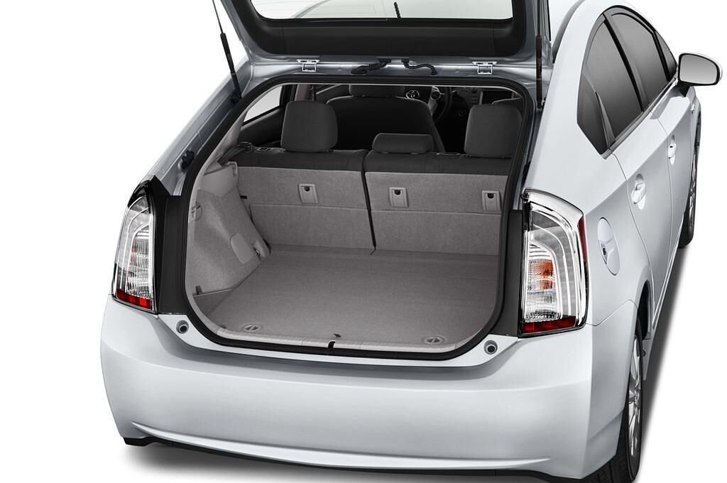 Toyota Prius Plug-In Hybrid (Baujahr 2012) Life 5 Türen Kofferraum