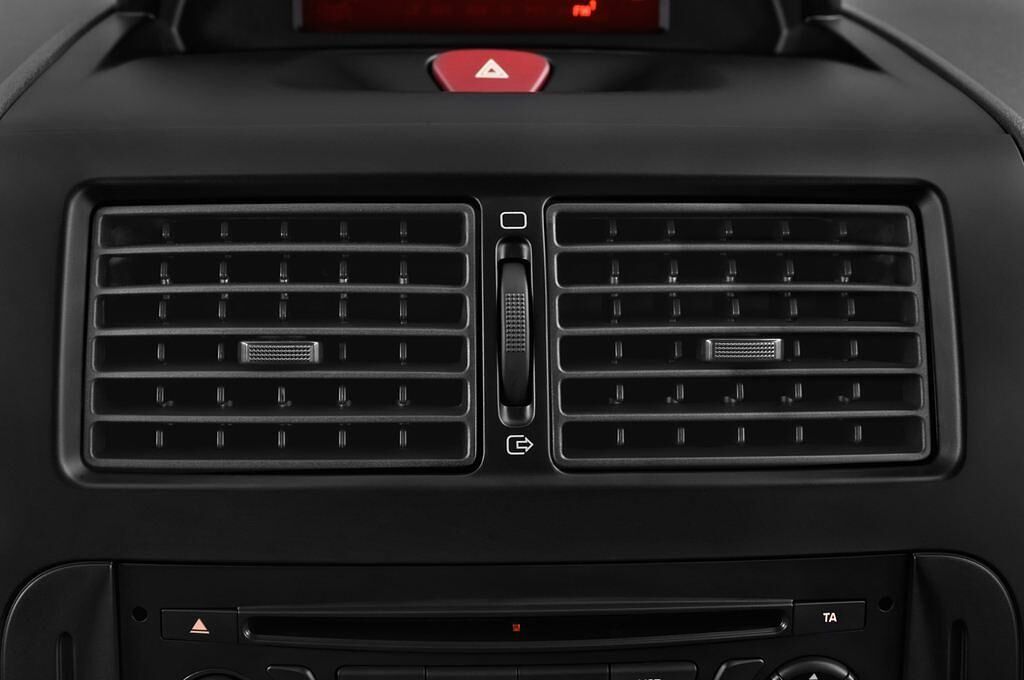 Toyota Proace (Baujahr 2015) Comfort 5 Türen Lüftung