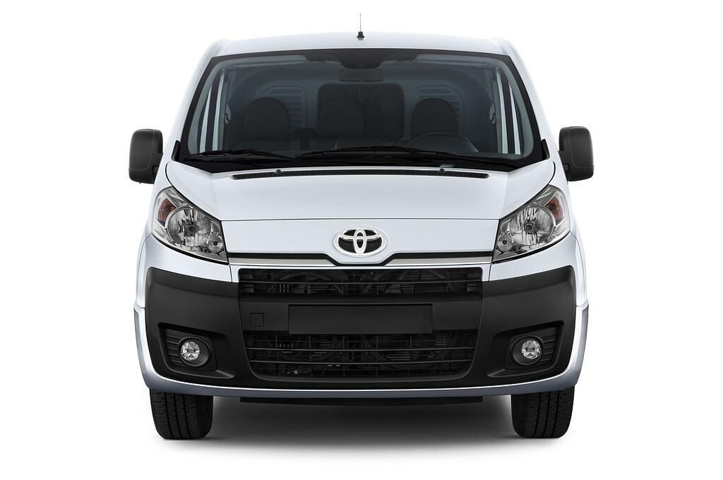 Toyota Proace (Baujahr 2015) Comfort 5 Türen Frontansicht