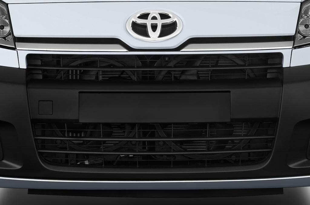 Toyota Proace (Baujahr 2015) Comfort 5 Türen Kühlergrill und Scheinwerfer