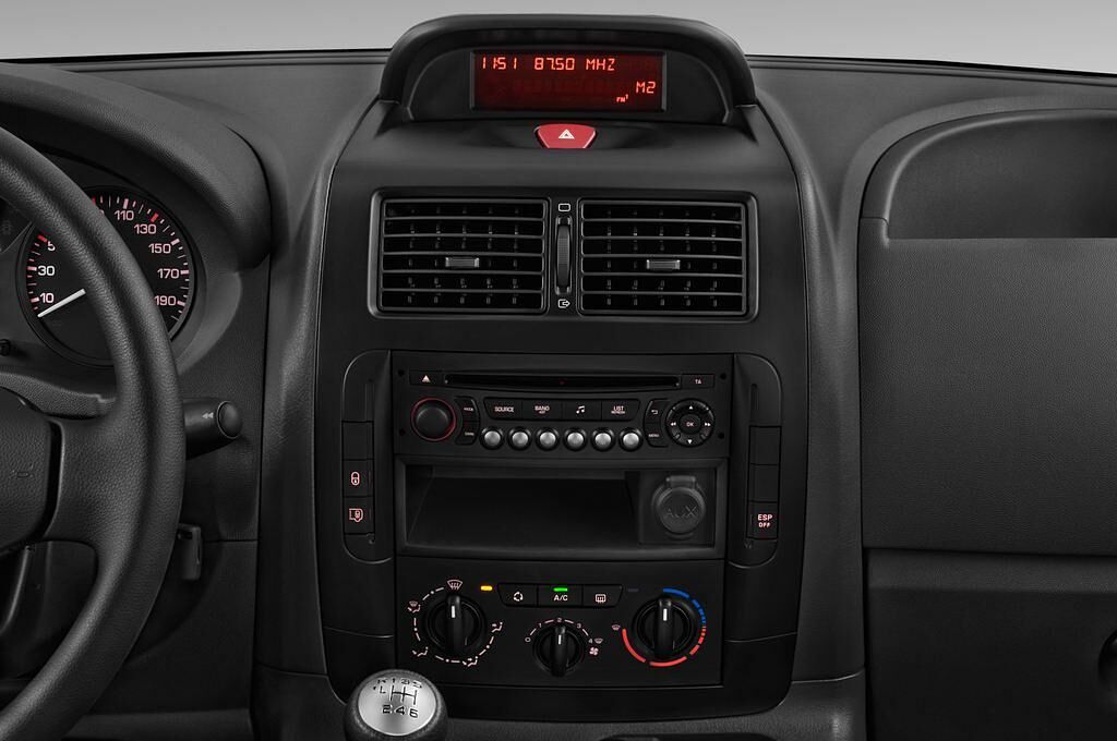 Toyota Proace (Baujahr 2015) Comfort 5 Türen Mittelkonsole