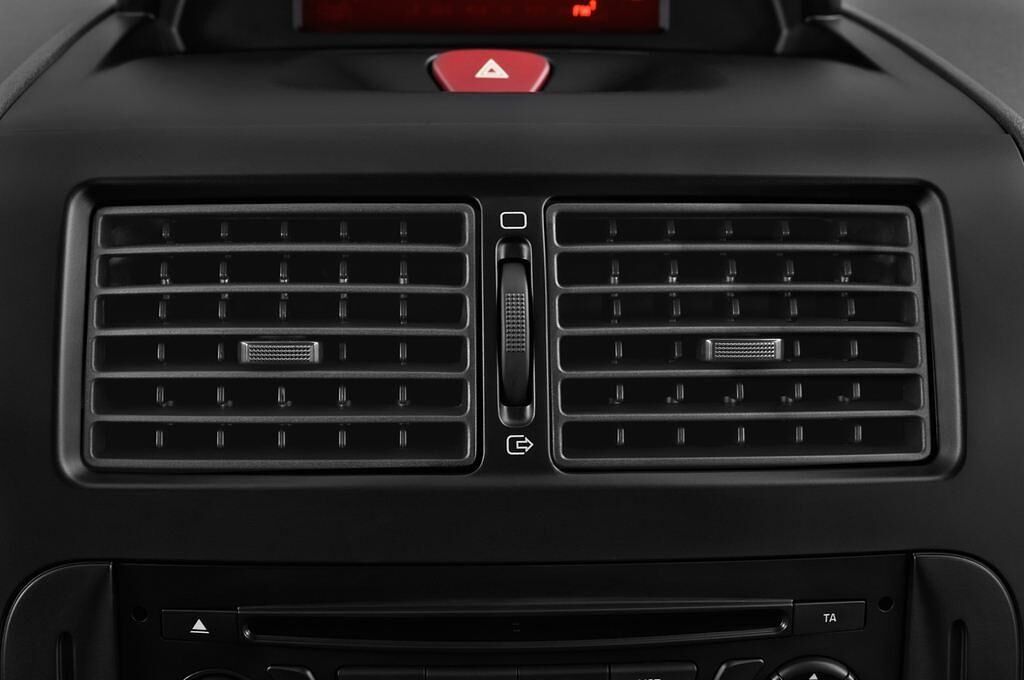 Toyota Proace (Baujahr 2015) Comfort 5 Türen Lüftung