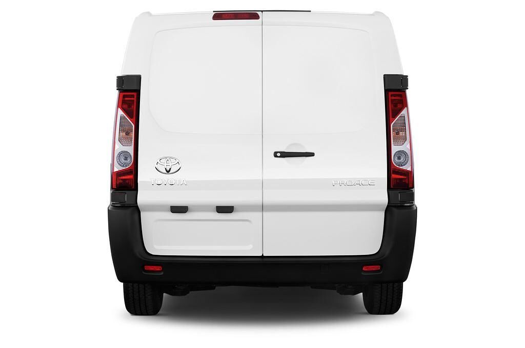 Toyota Proace (Baujahr 2015) Comfort 5 Türen Heckansicht