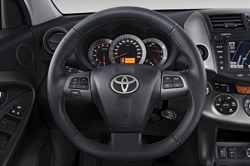 Toyota RAV4 (Baujahr 2010) Life 5 Türen Lenkrad