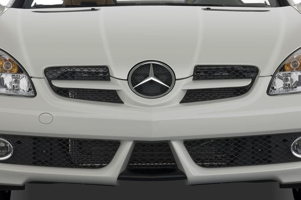 Mercedes SLK (Baujahr 2010) 300 2 Türen Kühlergrill und Scheinwerfer