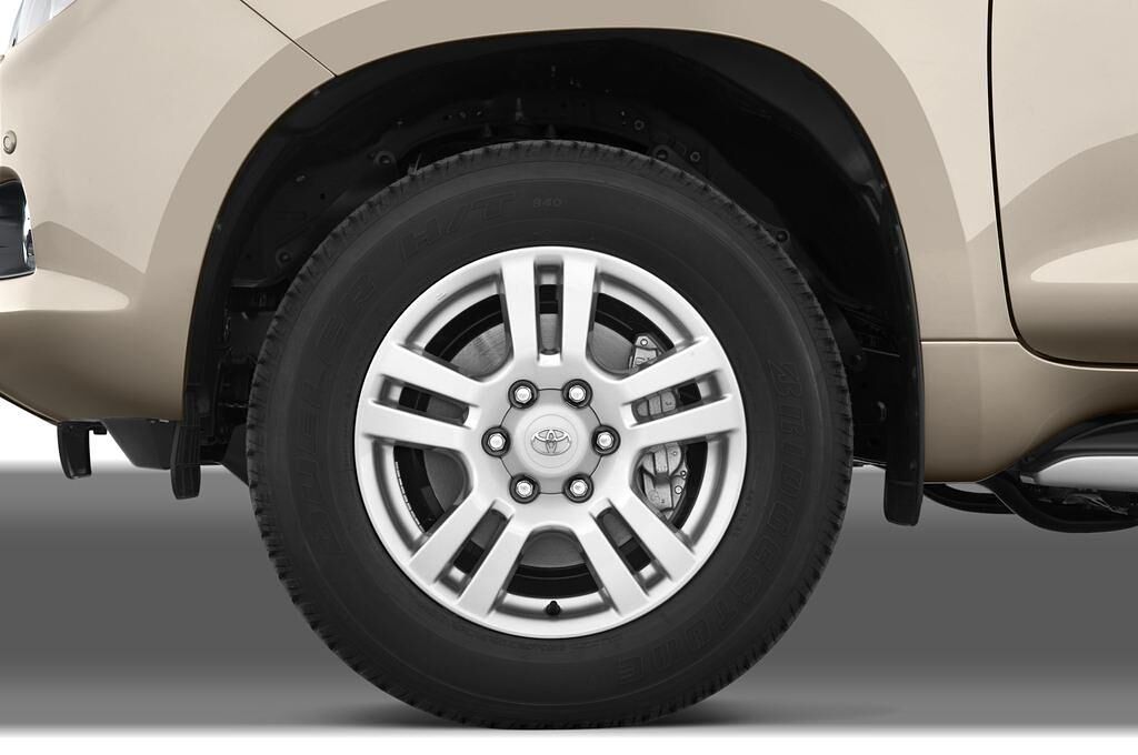 Toyota Landcruiser (Baujahr 2010) - 3 Türen Reifen und Felge